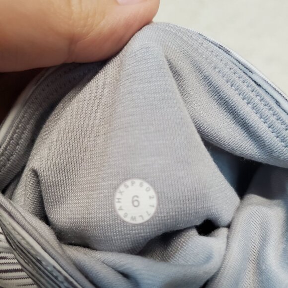 Lululemon Train Times Gray White Mesh Active Gym 17"‎ Capri Cropped Leggings 6 - Picture 7 of 7